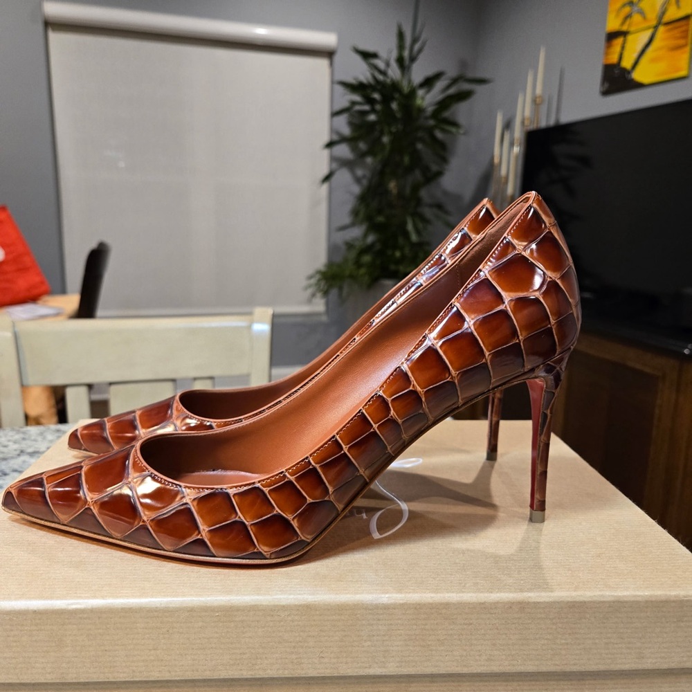 New Christian Louboutin Kate 85 Pumps In Cognac Crocodile Embossed Leather 37